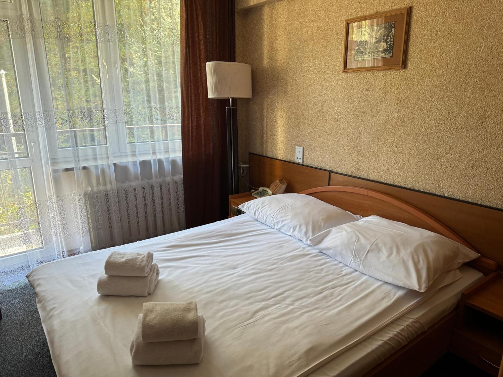 Hotel Echo Cedzyna Esterno foto