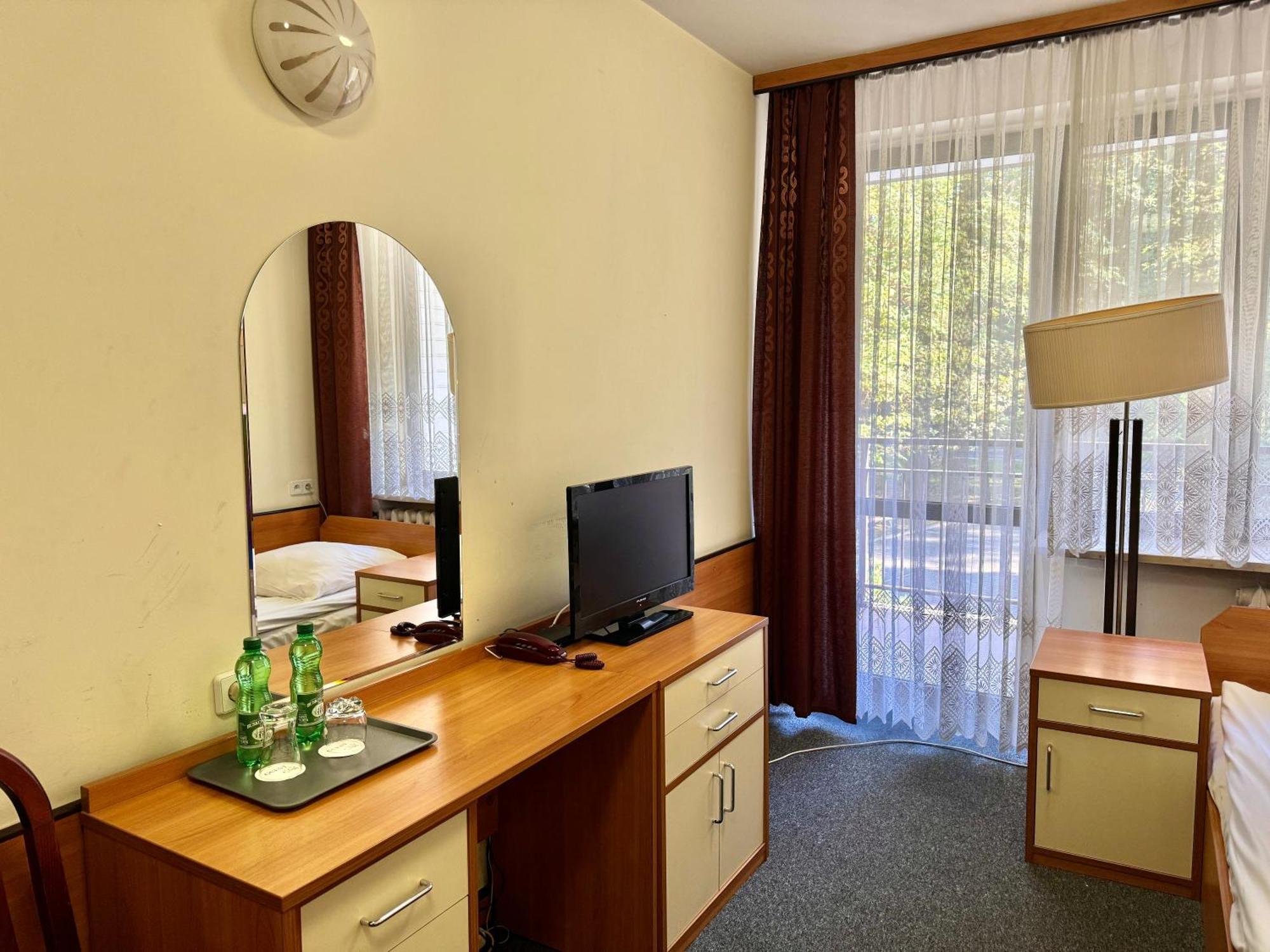 Hotel Echo Cedzyna Esterno foto
