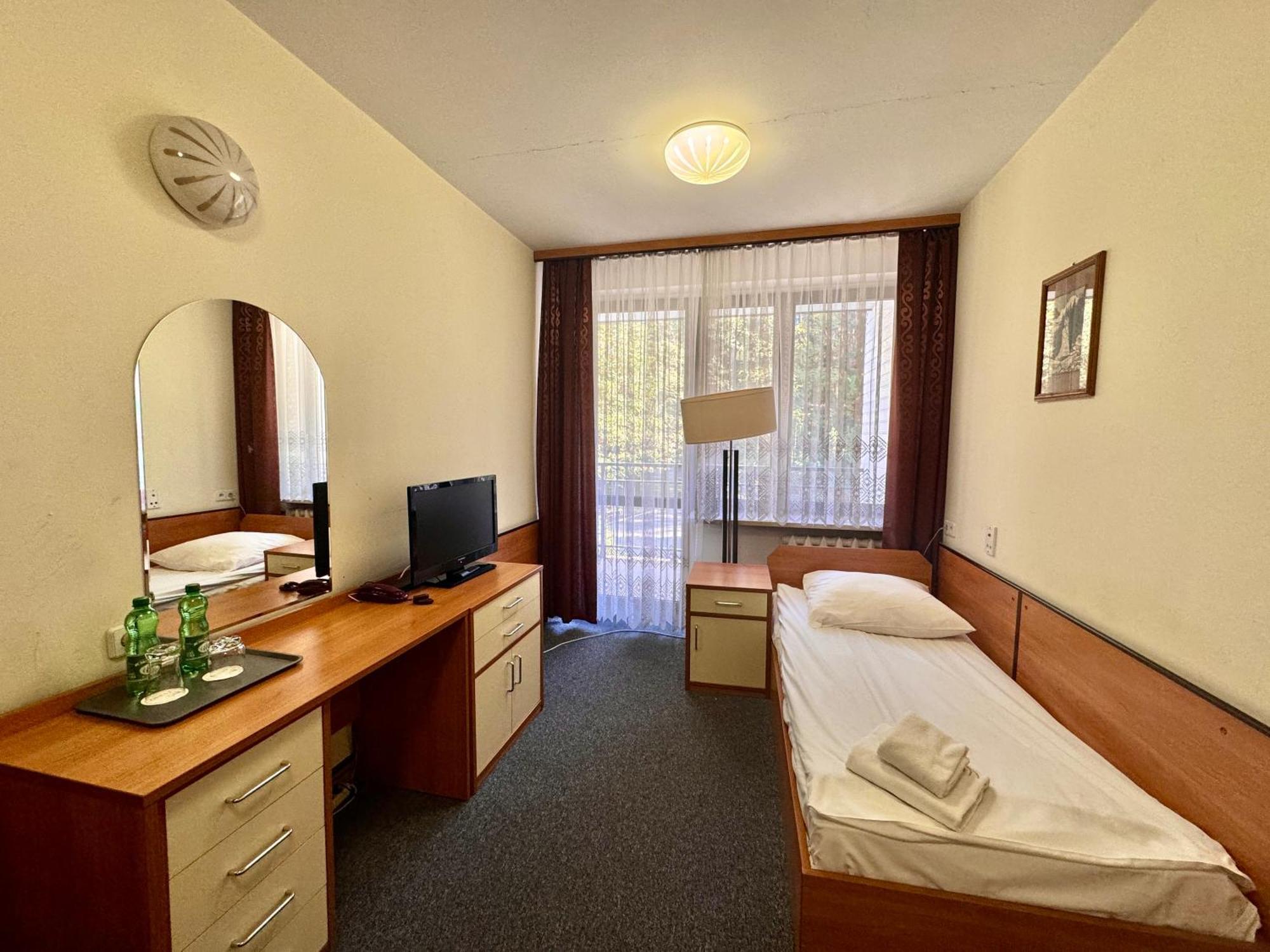 Hotel Echo Cedzyna Esterno foto